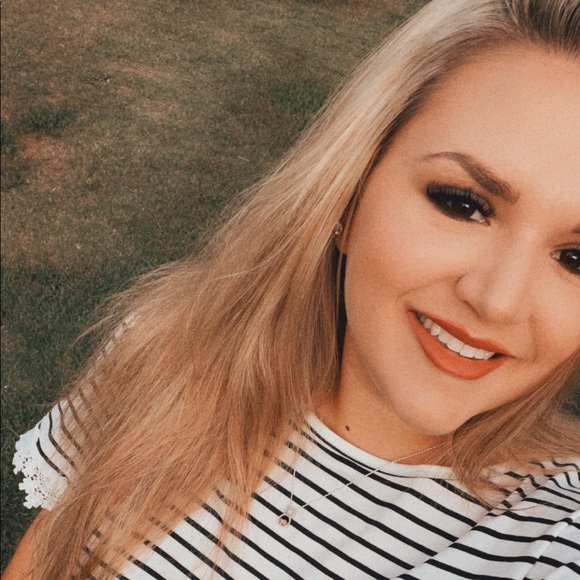 💕 Meet your Posher, Taylor ✨ - Picture 7 of 8